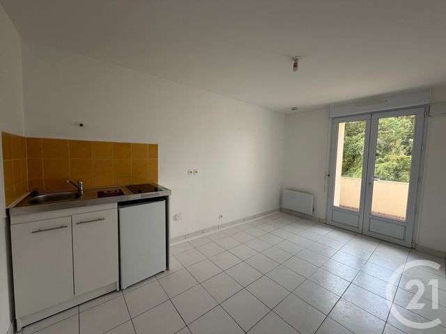 Appartement Studio &agrave; louer - 1 pi&egrave;ce - 17,30 m2 - Penchard - 77 - ILE-DE-FRANCE