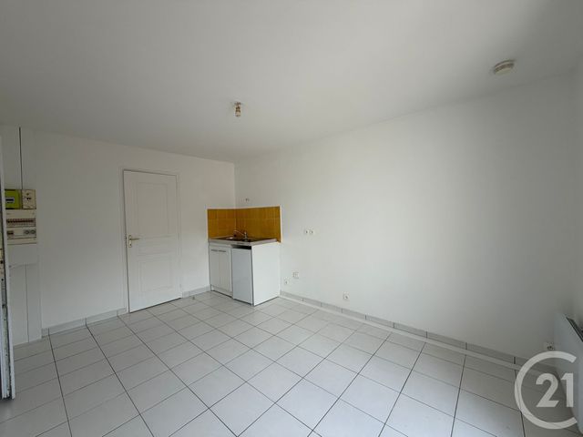 Appartement Studio &agrave; louer - 1 pi&egrave;ce - 17,30 m2 - Penchard - 77 - ILE-DE-FRANCE