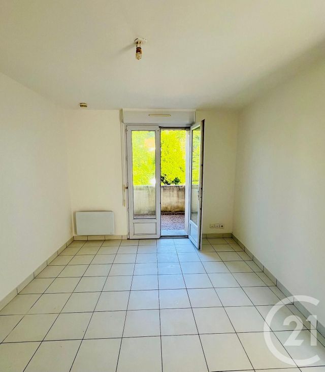 Appartement Studio &agrave; louer - 1 pi&egrave;ce - 17,30 m2 - Penchard - 77 - ILE-DE-FRANCE