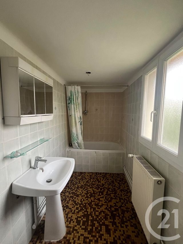 Appartement F2 &agrave; louer - 2 pi&egrave;ces - 52,60 m2 - Le Plessis Belleville - 60 - PICARDIE