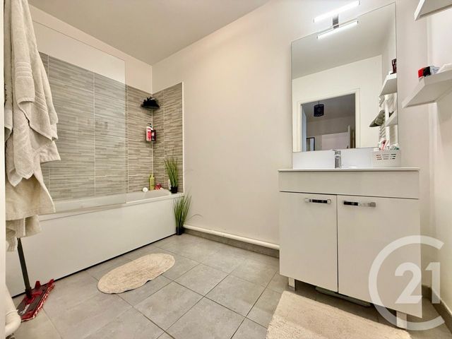 Appartement F3 à vendre - 3 pièces - 58,30 m2 - Livry Gargan - 93 - ILE-DE-FRANCE