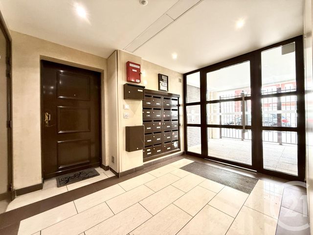 Appartement F2 à vendre - 2 pièces - 46,52 m2 - Livry Gargan - 93 - ILE-DE-FRANCE