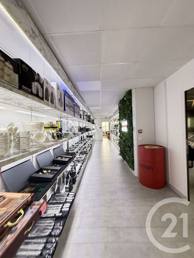 Local commercial à louer - 788.0 m2 - 77 - Seine-et-Marne