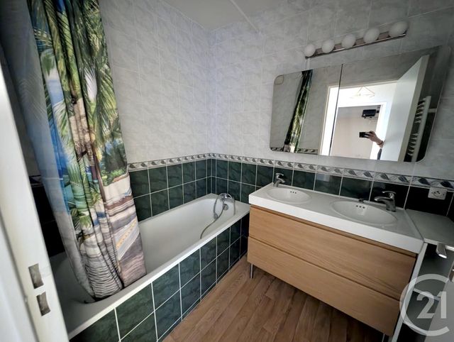 Appartement F4 à vendre - 4 pièces - 77,82 m2 - Livry Gargan - 93 - ILE-DE-FRANCE