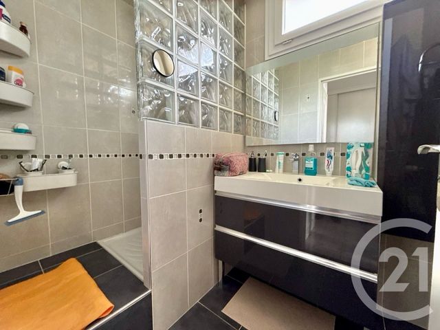 Appartement F3 à vendre - 3 pièces - 70,25 m2 - Livry Gargan - 93 - ILE-DE-FRANCE