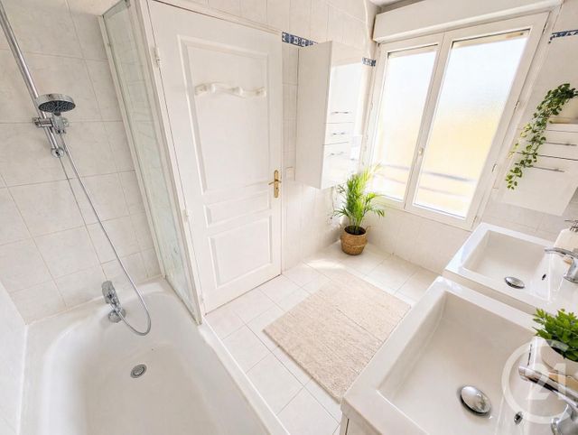 Appartement &agrave; vendre - 2 pi&egrave;ces - 52 m2 - Livry Gargan - 93 - ILE-DE-FRANCE