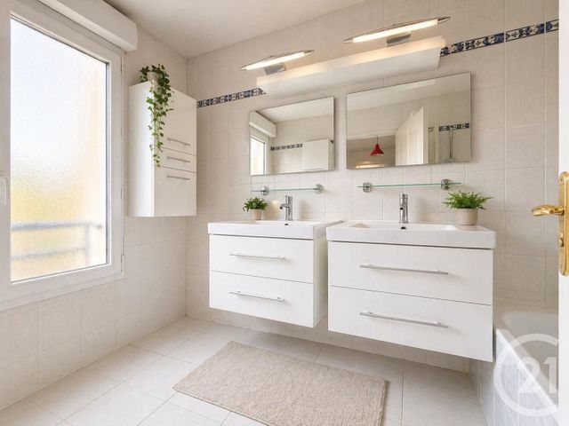 Appartement &agrave; vendre - 2 pi&egrave;ces - 52 m2 - Livry Gargan - 93 - ILE-DE-FRANCE