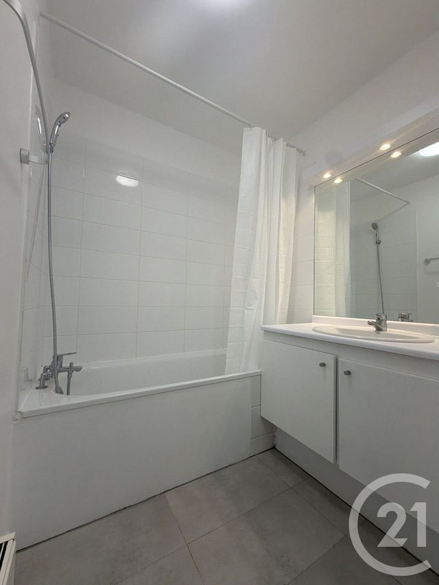 Appartement F3 &agrave; louer - 3 pi&egrave;ces - 55,84 m2 - Livry Gargan - 93 - ILE-DE-FRANCE