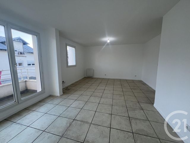 Appartement F3 &agrave; louer - 3 pi&egrave;ces - 71,65 m2 - Livry Gargan - 93 - ILE-DE-FRANCE