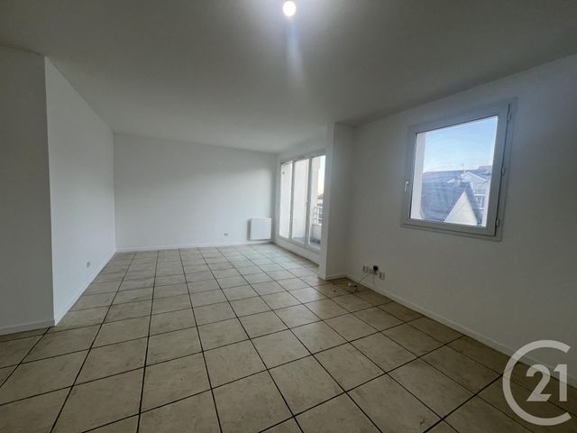 Appartement F3 &agrave; louer - 3 pi&egrave;ces - 71,65 m2 - Livry Gargan - 93 - ILE-DE-FRANCE