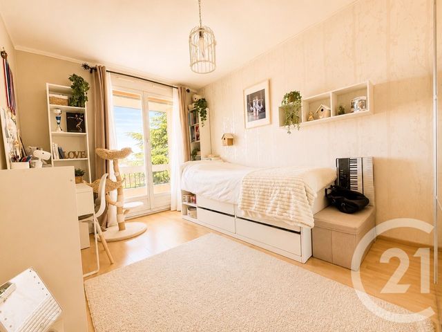 Appartement F4 &agrave; vendre - 4 pi&egrave;ces - 79,98 m2 - Livry Gargan - 93 - ILE-DE-FRANCE