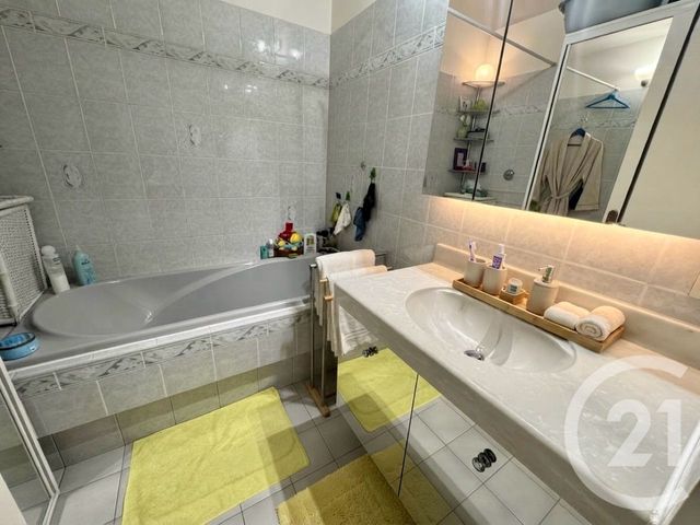 Appartement F4 &agrave; vendre - 4 pi&egrave;ces - 75 m2 - Livry Gargan - 93 - ILE-DE-FRANCE
