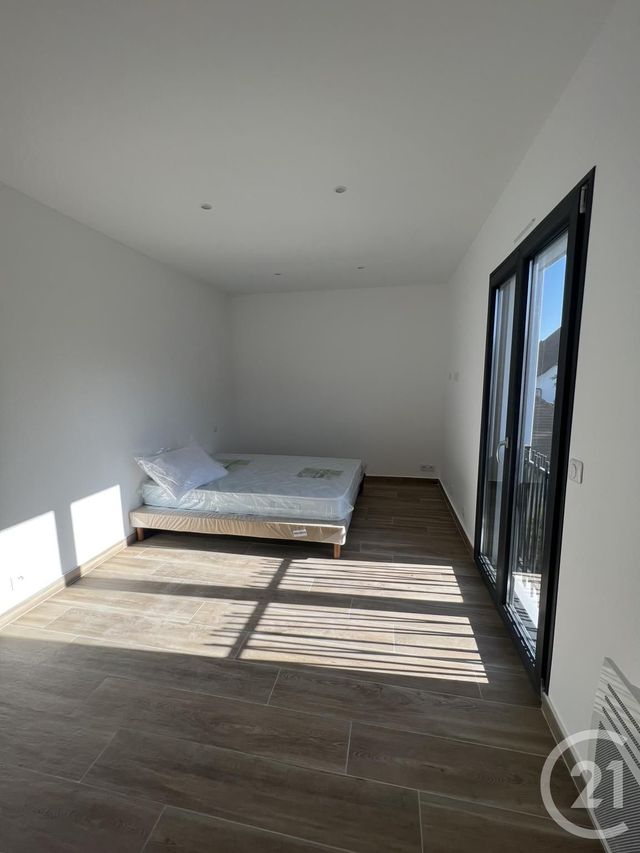 Appartement F3 &agrave; louer - 3 pi&egrave;ces - 76,46 m2 - Montfermeil - 93 - ILE-DE-FRANCE