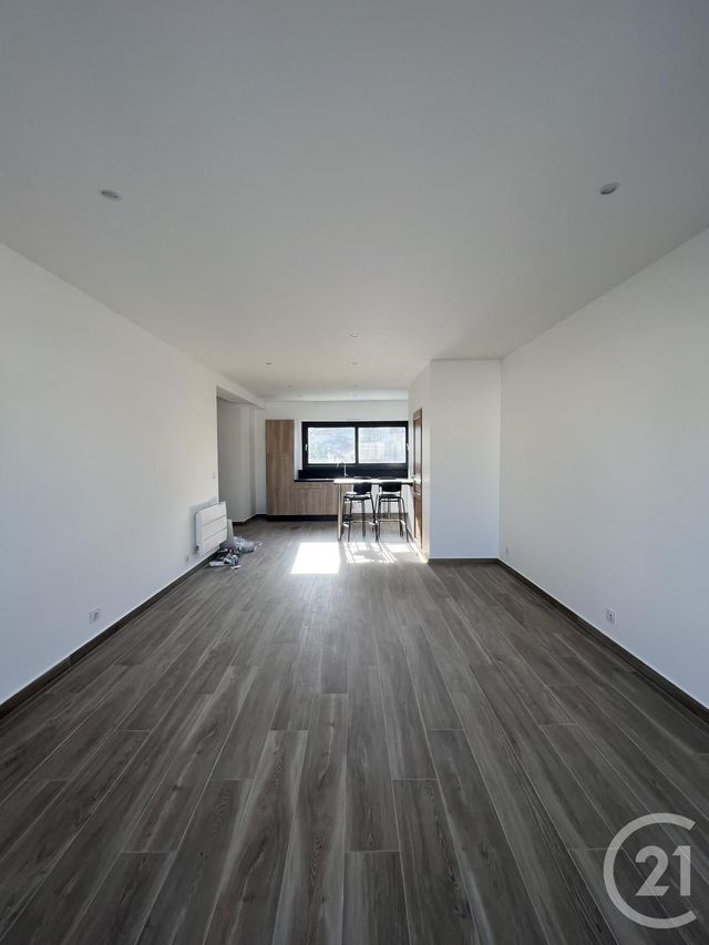 Appartement F3 &agrave; louer - 3 pi&egrave;ces - 76,46 m2 - Montfermeil - 93 - ILE-DE-FRANCE