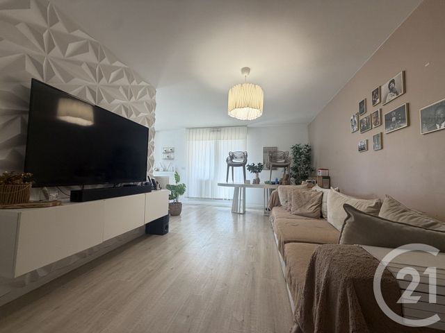Appartement F4 &agrave; louer - 4 pi&egrave;ces - 81,90 m2 - Montfermeil - 93 - ILE-DE-FRANCE