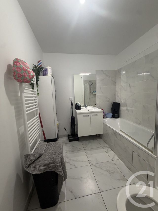 Appartement F4 &agrave; louer - 4 pi&egrave;ces - 81,90 m2 - Montfermeil - 93 - ILE-DE-FRANCE