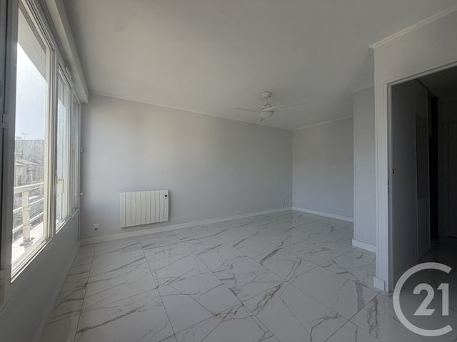 Appartement F1 &agrave; louer - 1 pi&egrave;ce - 29,21 m2 - Livry Gargan - 93 - ILE-DE-FRANCE