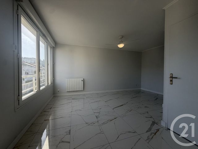 Appartement F1 &agrave; louer - 1 pi&egrave;ce - 29,21 m2 - Livry Gargan - 93 - ILE-DE-FRANCE