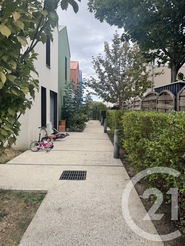 Maison &agrave; louer - 3 pi&egrave;ces - 71,87 m2 - La Courneuve - 93 - ILE-DE-FRANCE