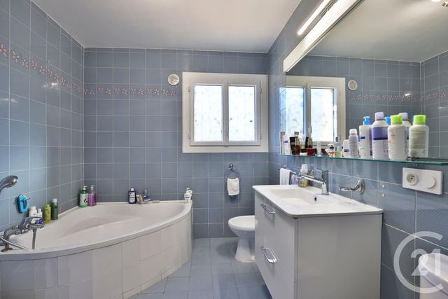 Maison à vendre - 6 pièces - 148 m2 - Gattieres - 06 - PROVENCE-ALPES-COTE-D-AZUR