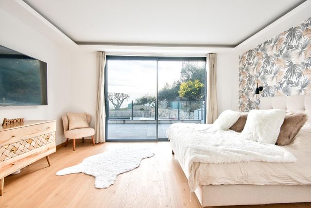 Maison à vendre - 5 pièces - 183 m2 - Tourrette Levens - 06 - PROVENCE-ALPES-COTE-D-AZUR