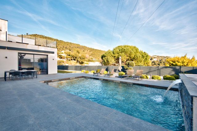 Maison à vendre - 5 pièces - 183 m2 - Tourrette Levens - 06 - PROVENCE-ALPES-COTE-D-AZUR