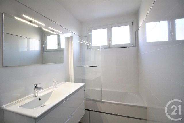 Appartement T3 &agrave; louer - 3 pi&egrave;ces - 71,52 m2 - Meylan - 38 - RHONE-ALPES