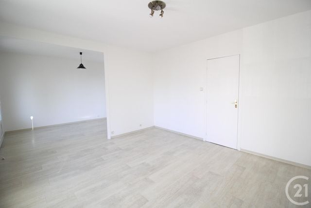 Appartement T3 &agrave; louer - 3 pi&egrave;ces - 71,52 m2 - Meylan - 38 - RHONE-ALPES