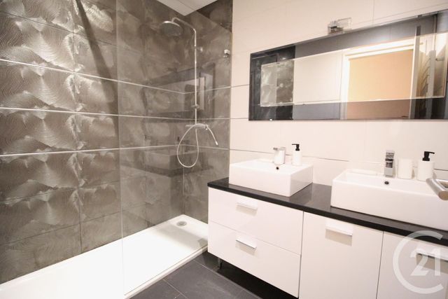 Appartement T4 à louer - 4 pièces - 84,20 m2 - Grenoble - 38 - RHONE-ALPES