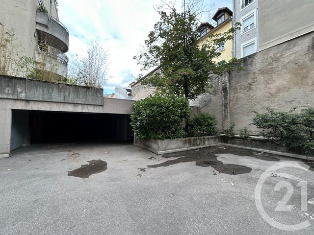 Parking à louer - 12 m2 - Grenoble - 38 - RHONE-ALPES