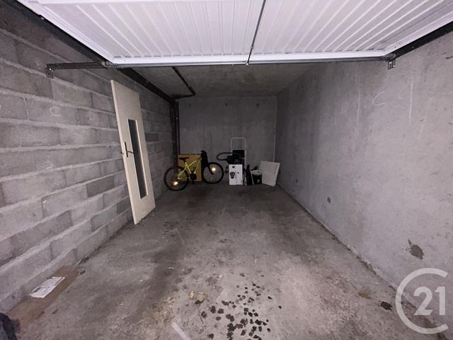 Parking à louer - 12 m2 - Grenoble - 38 - RHONE-ALPES