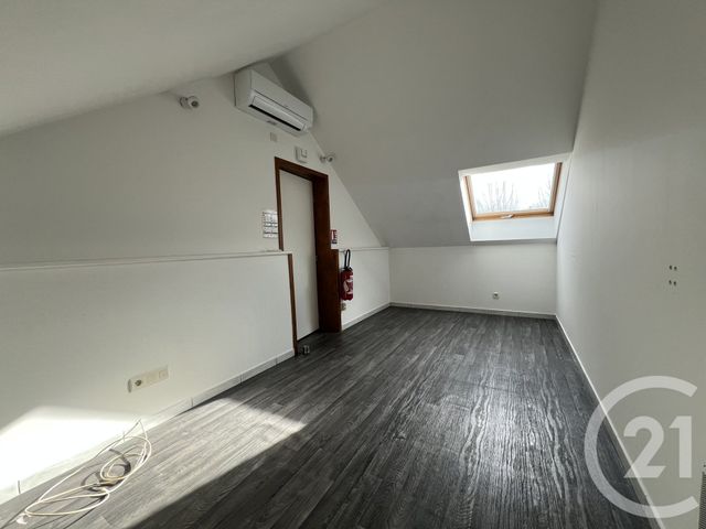 Local commercial à louer - 54.75 m2 - 38 - Isere
