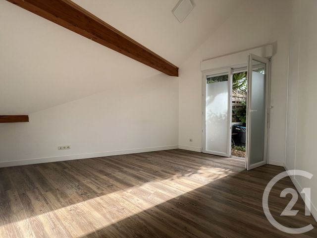 Local commercial à louer - 54.75 m2 - 38 - Isere