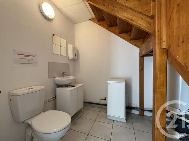 Local commercial à louer - 54.75 m2 - 38 - Isere