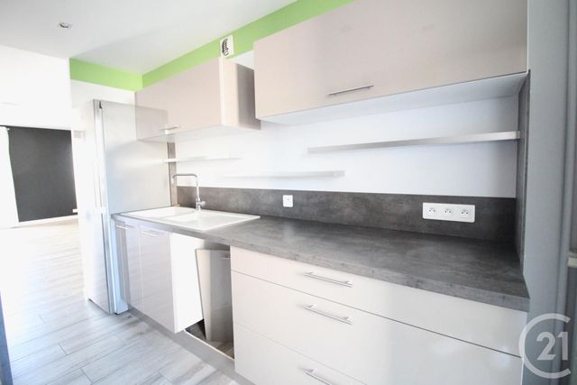 Appartement T4 &agrave; louer - 4 pi&egrave;ces - 86,40 m2 - Echirolles - 38 - RHONE-ALPES