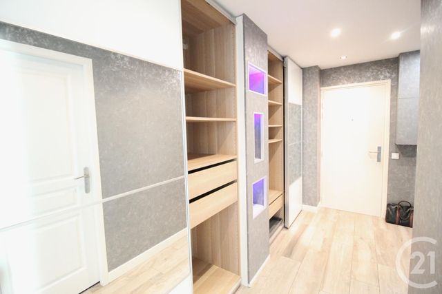 Appartement T4 &agrave; louer - 4 pi&egrave;ces - 86,40 m2 - Echirolles - 38 - RHONE-ALPES