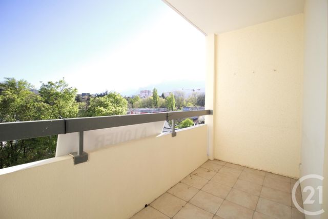 Appartement T4 &agrave; louer - 4 pi&egrave;ces - 86,40 m2 - Echirolles - 38 - RHONE-ALPES