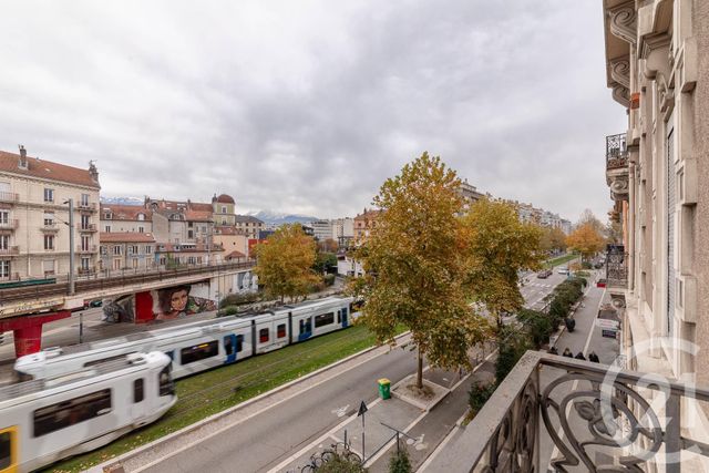 Appartement T3 &agrave; louer - 3 pi&egrave;ces - 57,60 m2 - Grenoble - 38 - RHONE-ALPES