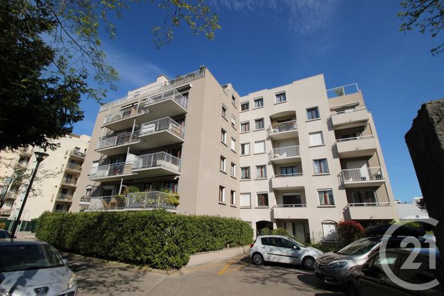 Appartement T4 &agrave; louer - 4 pi&egrave;ces - 79,50 m2 - Grenoble - 38 - RHONE-ALPES