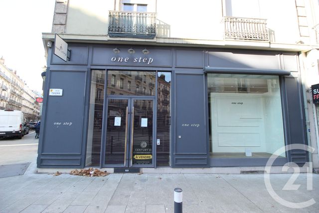 Local commercial à vendre - 114.0 m2 - 38 - Isere