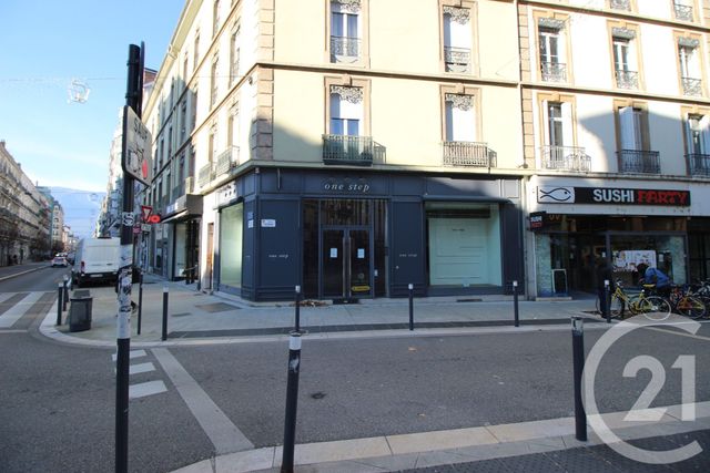 Local commercial à vendre - 114.0 m2 - 38 - Isere