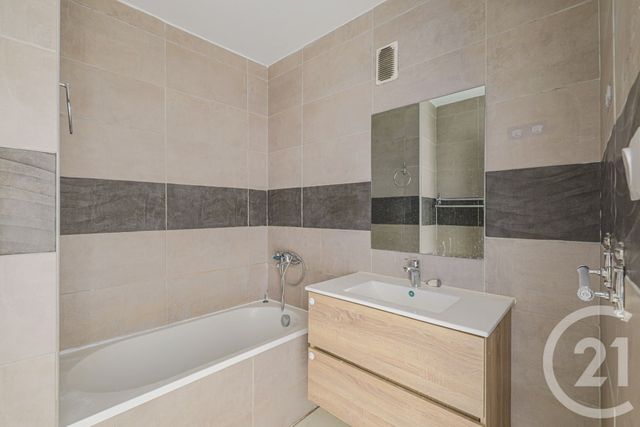 Appartement F4 &agrave; vendre - 4 pi&egrave;ces - 82 m2 - Fontaine - 38 - RHONE-ALPES