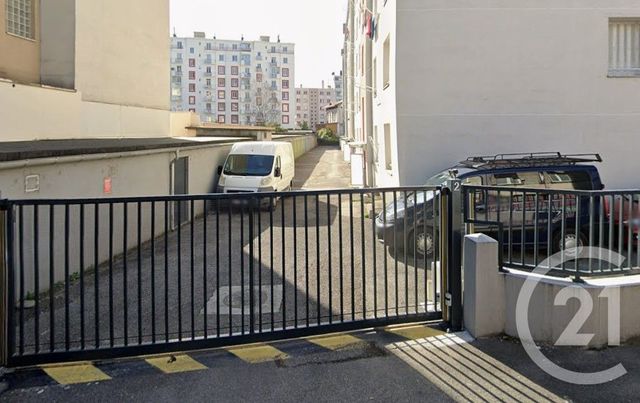 Parking &agrave; louer - 15 m2 - Grenoble - 38 - RHONE-ALPES