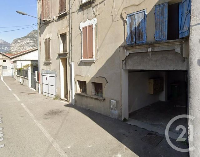 Parking &agrave; louer - 48 m2 - Fontaine - 38 - RHONE-ALPES