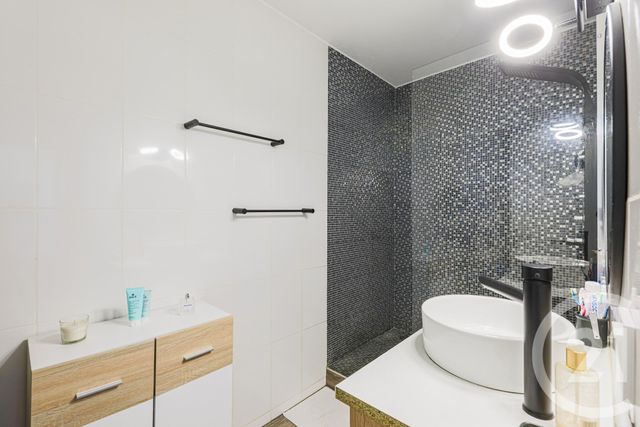 Appartement F3 &agrave; vendre - 3 pi&egrave;ces - 70,87 m2 - Sassenage - 38 - RHONE-ALPES