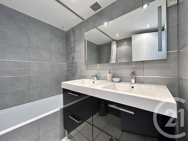 Appartement T4 &agrave; louer - 4 pi&egrave;ces - 91,02 m2 - Grenoble - 38 - RHONE-ALPES