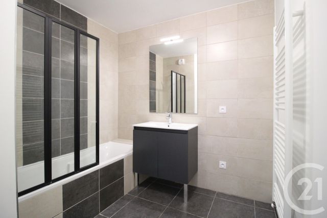 Appartement T3 &agrave; louer - 3 pi&egrave;ces - 67,50 m2 - Sassenage - 38 - RHONE-ALPES