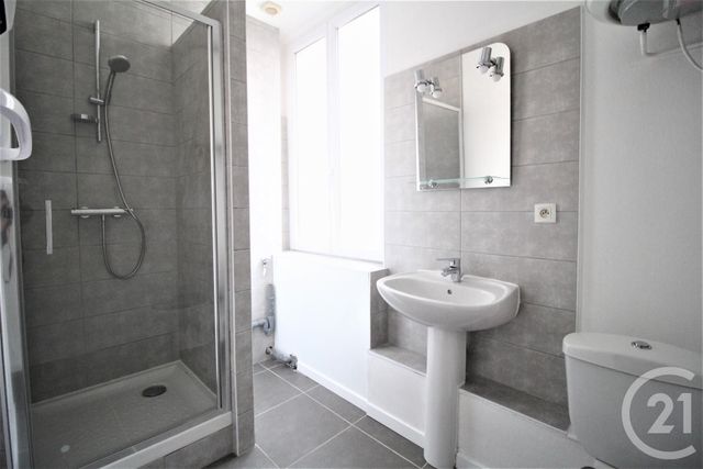 Appartement T3 &agrave; louer - 3 pi&egrave;ces - 47,02 m2 - Grenoble - 38 - RHONE-ALPES