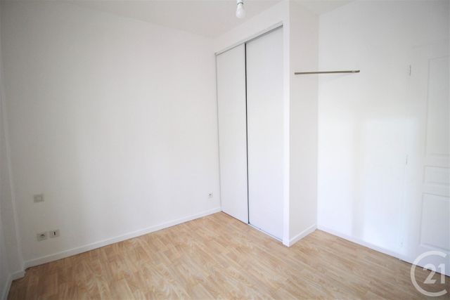 Appartement T3 &agrave; louer - 3 pi&egrave;ces - 47,02 m2 - Grenoble - 38 - RHONE-ALPES
