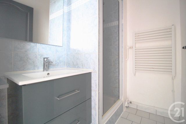 Appartement T3 &agrave; louer - 3 pi&egrave;ces - 66,02 m2 - Le Pont De Claix - 38 - RHONE-ALPES